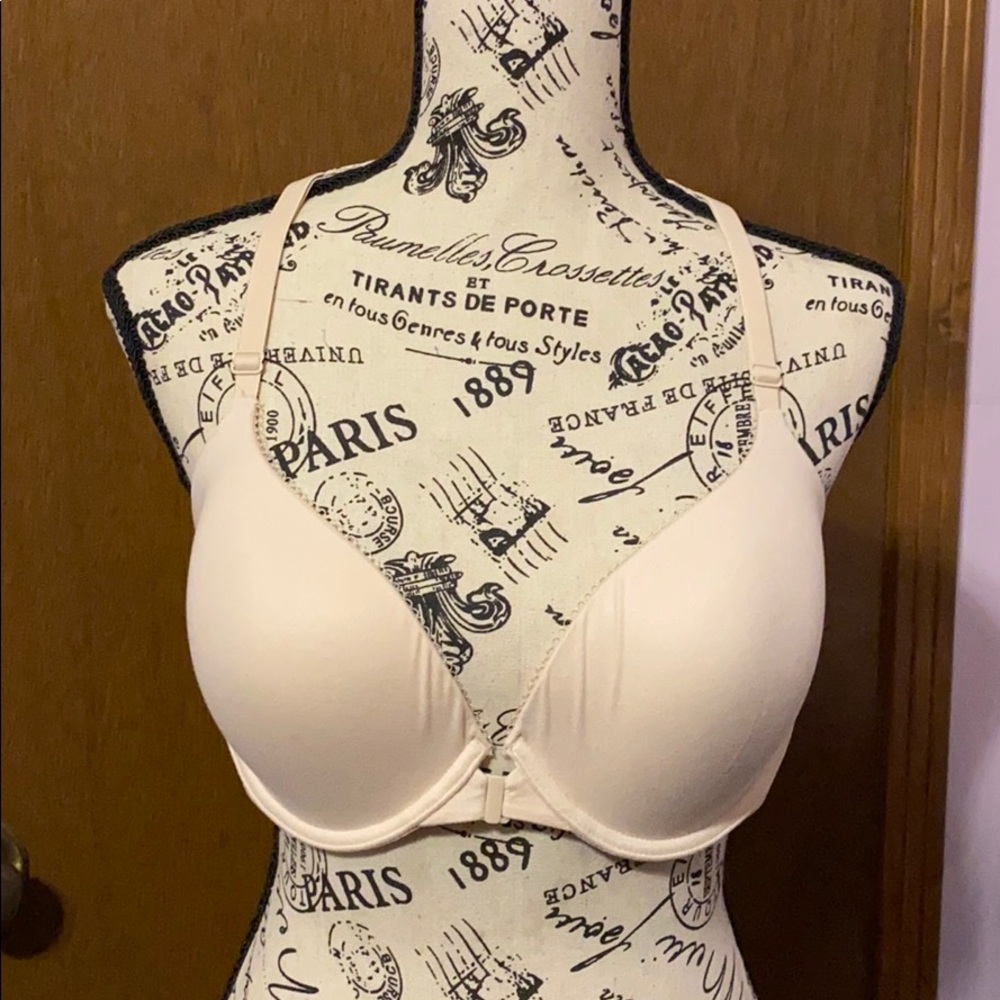 VICTORIA’S SECRET Body by Victoria Demi Lace 36D